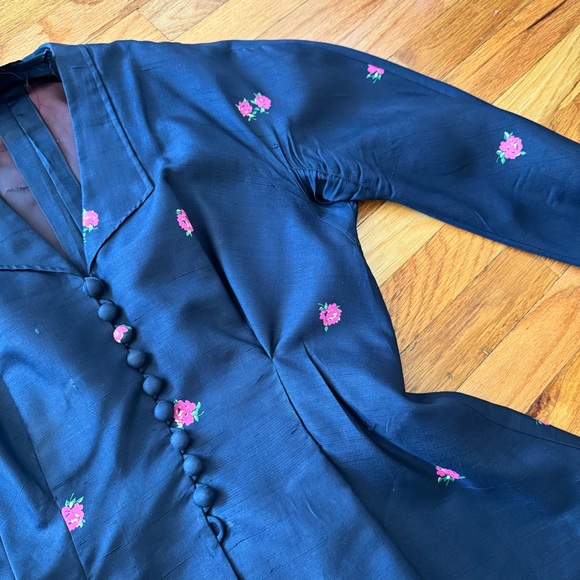 Vintage 50’s silk tunic / blouse / top with peplum waist. Floral. Button up. - Picture 2 of 5